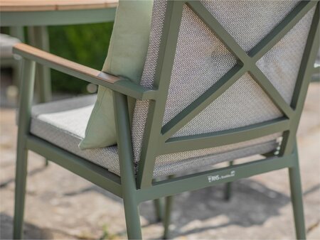 Bramblecrest RHS Wisley 4 Seat Round Dining Set with Parasol & Base - Sage - image 4