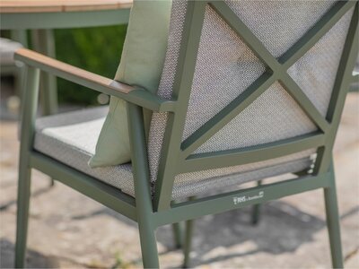 Bramblecrest RHS Wisley 4 Seat Round Dining Set with Parasol & Base - Sage - image 4